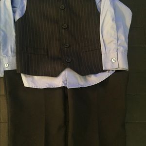 Perry Ellis Other - Size 5T 3๏ธโฃ-Piece Suit from Perry Ellis ๐ Perry Ellis Other - Size 5T 3๏ธโฃ-Piece Suit from Perry Ellis ๐